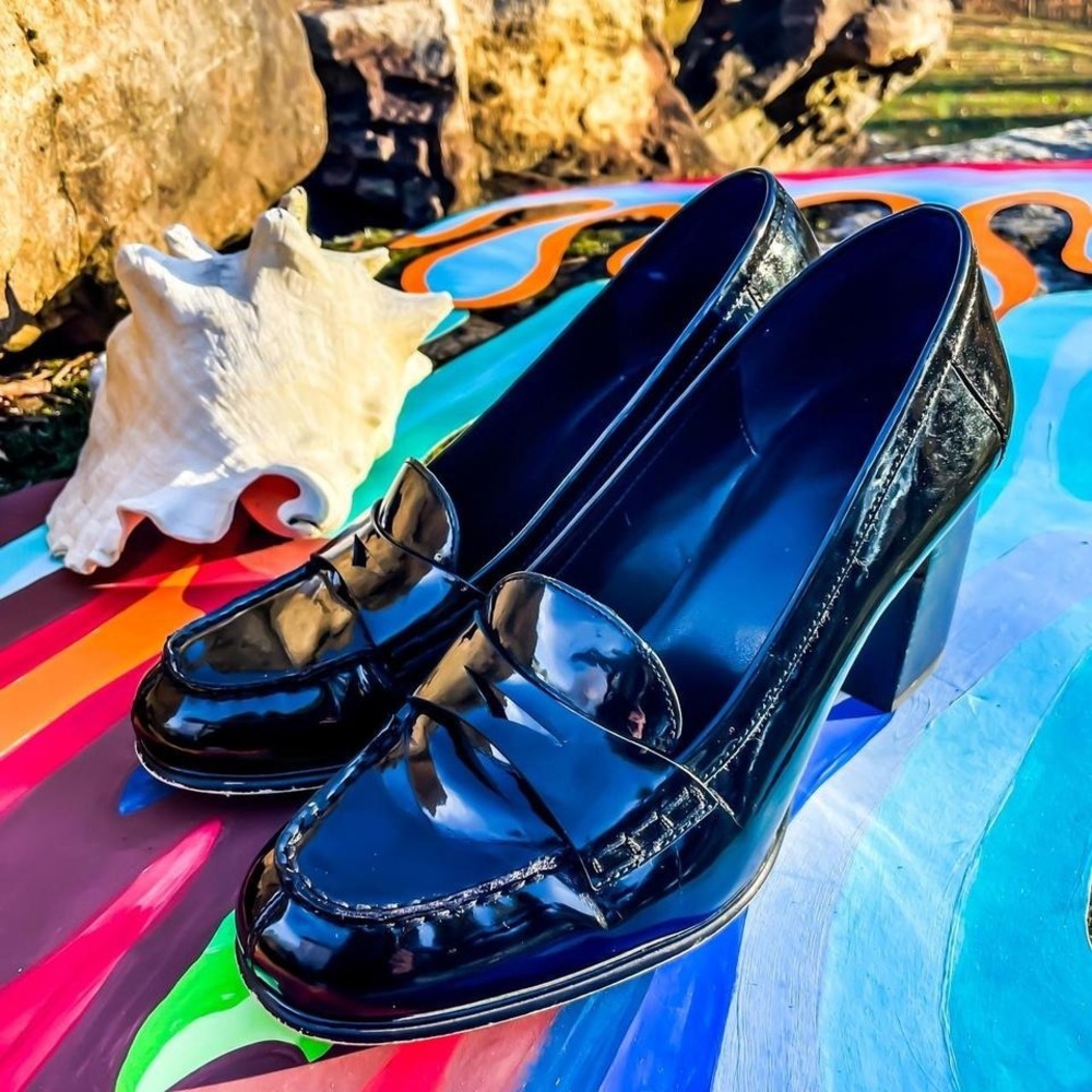 Michael Kors Y2k black patent leather loafers w/ block heel